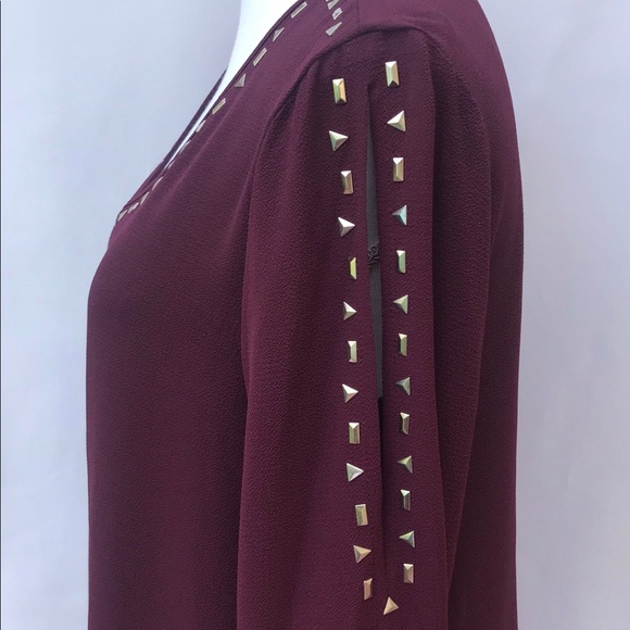 I.N.Studio Blouse  Vneck studded long sleeves NWT - Picture 6 of 6